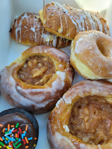 Pastry Shop «Servatii Pastry Shop Crestview Hills», reviews and photos, 2941 Dixie Hwy, Crestview Hills, KY 41017, USA