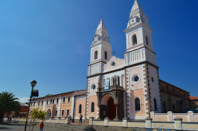 Basílica Católica de San Pedro de Conocoto