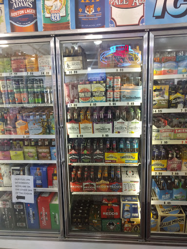 Party Store «Cornersburg Party Shop», reviews and photos, 3727 Tippecanoe Rd, Youngstown, OH 44511, USA