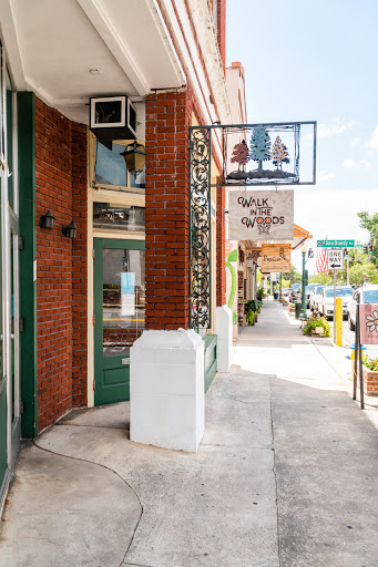 Clothing Store «Walk In the Woods», reviews and photos, 116 W 5th Ave, Mt Dora, FL 32757, USA