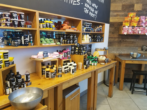 Cosmetics Store «Lush Cosmetics», reviews and photos, 3111 W Chandler Blvd, Chandler, AZ 85226, USA