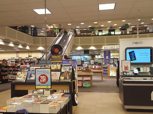Book Store «Barnes & Noble», reviews and photos, 3195 28th St SE, Grand Rapids, MI 49512, USA