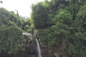 Tabatkur Waterfalls image