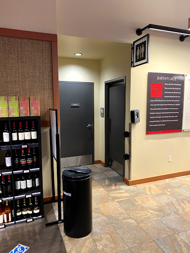 Liquor Store «Snoqualmie Tobacco & Liquor Company», reviews and photos, 37500 SE North Bend Way, Snoqualmie, WA 98065, USA