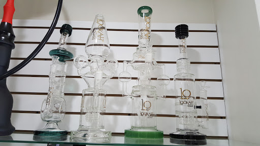 Vaporizer Store «Eastie Smoke Shop», reviews and photos, 76 Bennington St, East Boston, MA 02128, USA