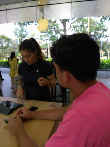 Computer Store «Apple Manhasset», reviews and photos, 1900 Northern Blvd, Manhasset, NY 11030, USA