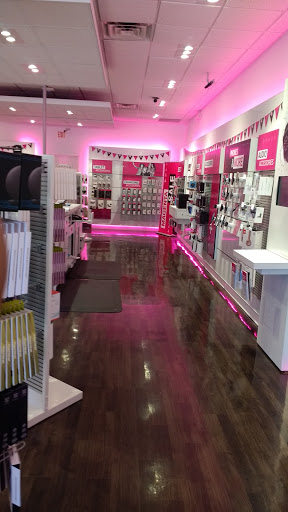 Cell Phone Store «T-Mobile», reviews and photos, 10319 W Broad St, Glen Allen, VA 23060, USA