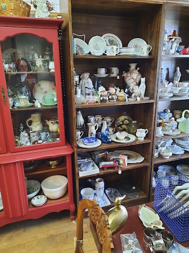 Home Goods Store «Olde Factory», reviews and photos, 139 S Hanover St, Hummelstown, PA 17036, USA