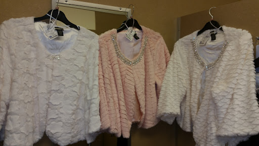 Clothing Store «Ross Dress for Less», reviews and photos, 1082 S Mt Vernon Ave, Colton, CA 92324, USA