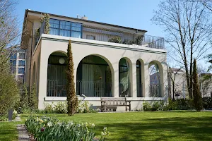 Bagatelle Gardenhouse image