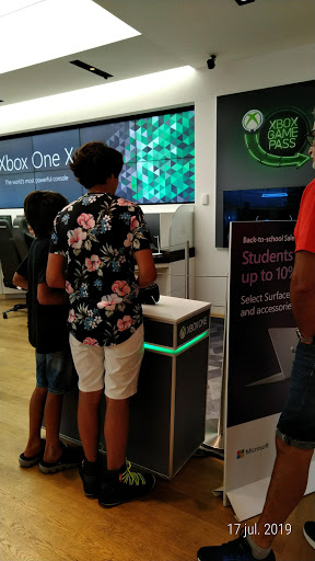 Computer Store «Microsoft Store - Aventura Mall», reviews and photos, 19575 Biscayne Blvd #1565, Aventura, FL 33180, USA