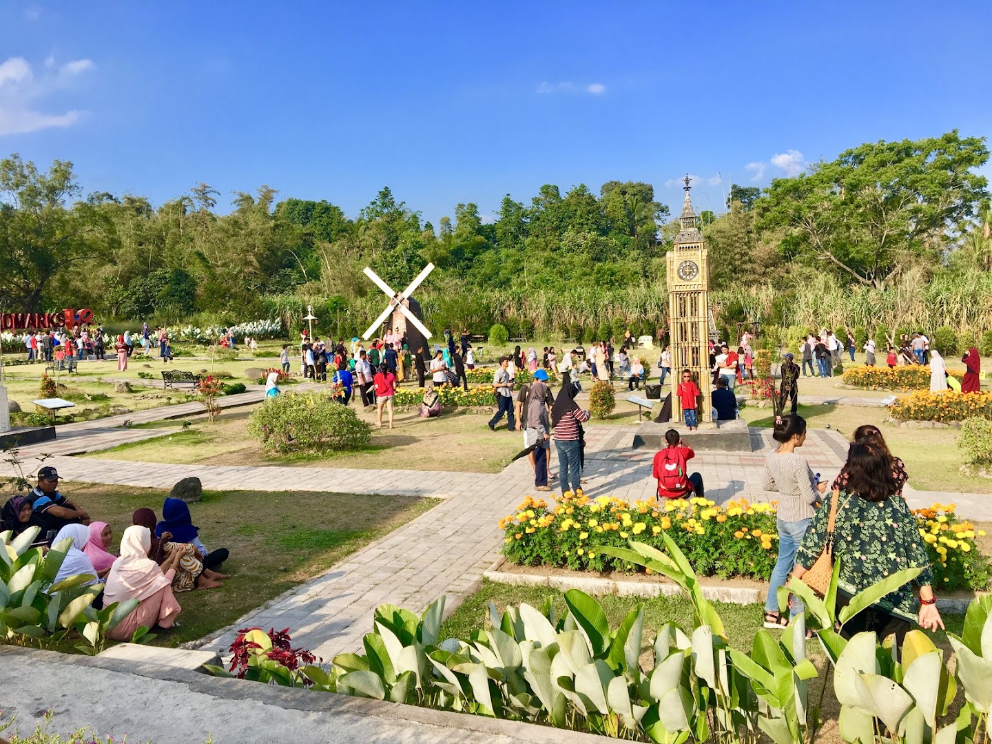 Gambar The World Landmarks - Merapi Park Yogyakarta