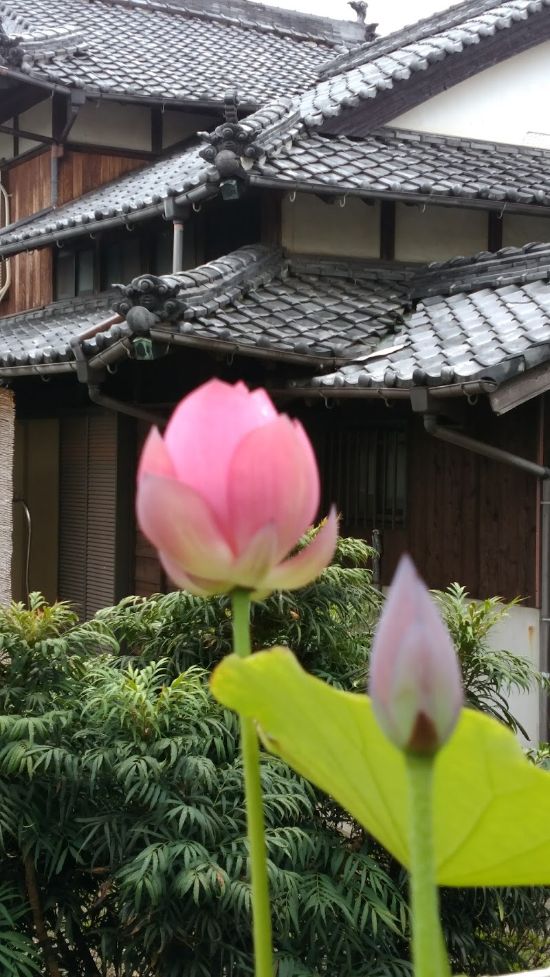 前川クリーニング店郷営業所