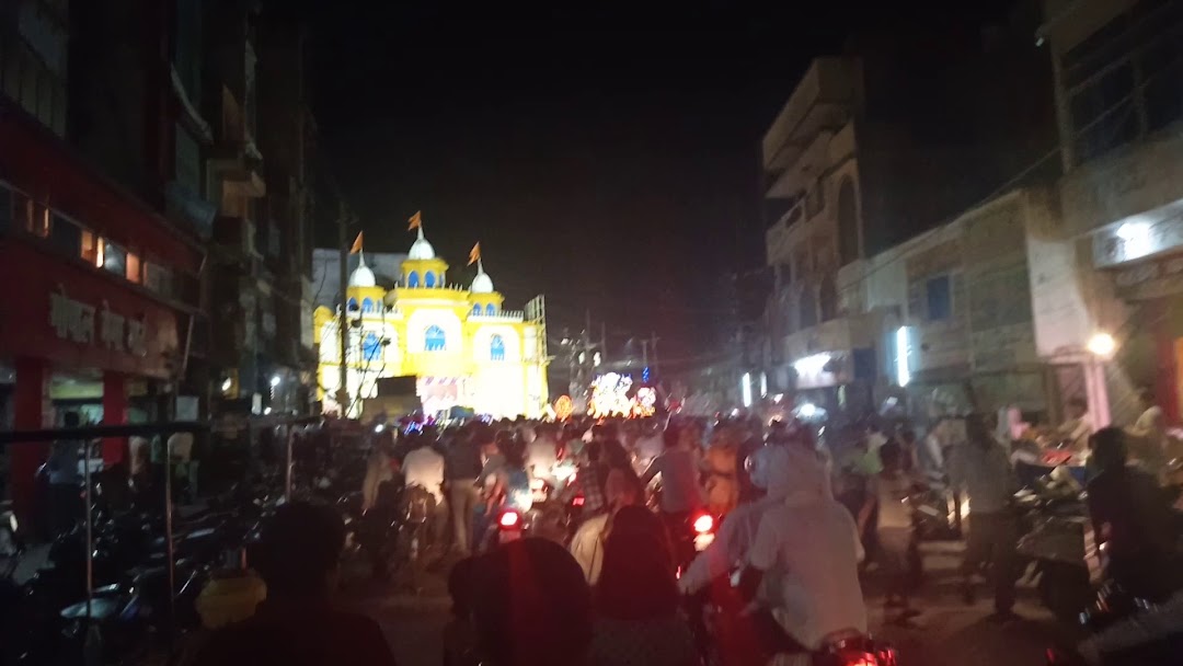 चाचा नेहरु की प्रतिमा
