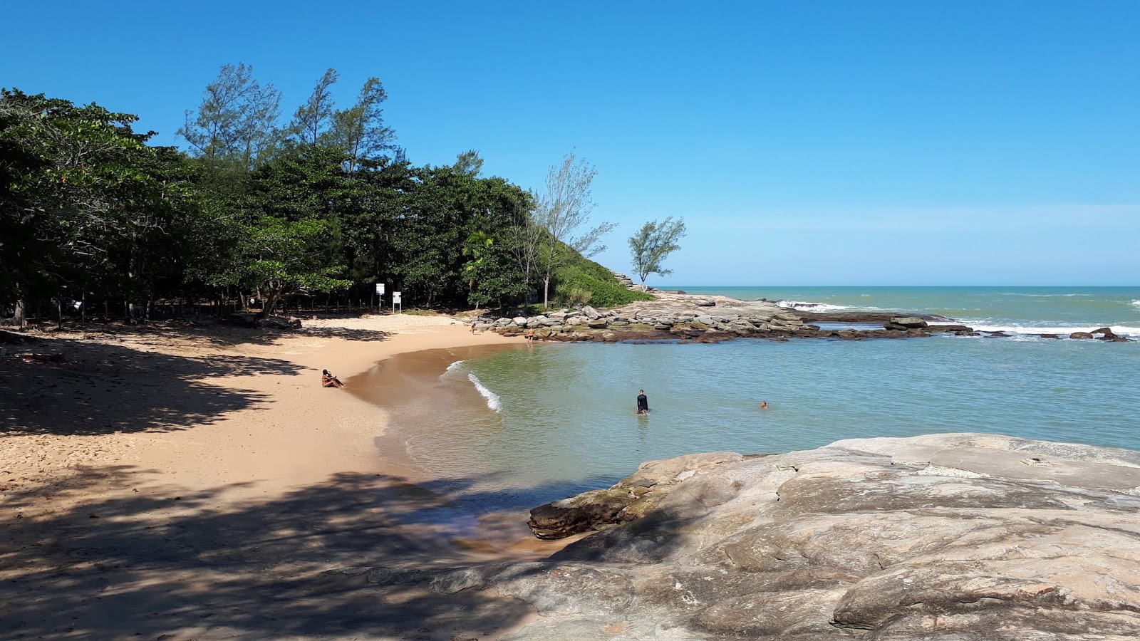 Foto von Strand Fazenda mit feiner beiger sand Oberfläche