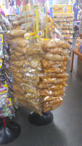 Deportes Y Mas, 1517 SE 6th Ave, Topeka, KS 66607, USA, 