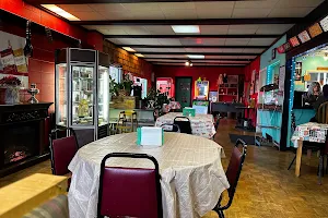 Earl's Diner image
