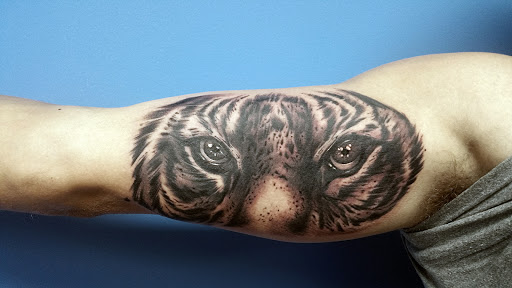 Tattoo Shop «Incredible Ink Tattoo», reviews and photos, 37 New Orleans Rd, Hilton Head Island, SC 29928, USA