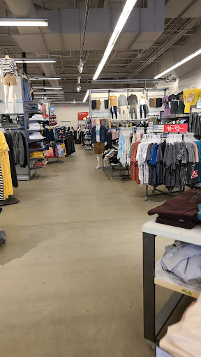 Clothing Store «Old Navy», reviews and photos, 90 Pleasant Valley St, Methuen, MA 01844, USA