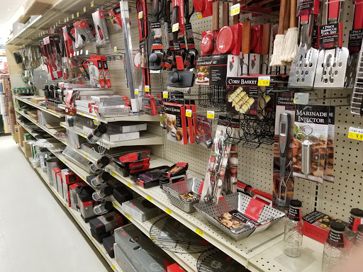 Hardware Store «Westlake Ace Hardware», reviews and photos, 2054 NW Topeka Blvd, Topeka, KS 66608, USA