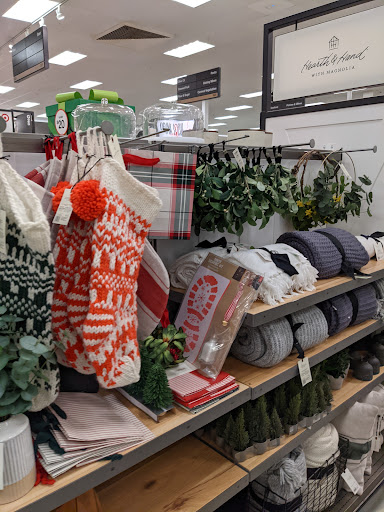 Department Store «Target», reviews and photos, 2701 Lawndale Dr, Greensboro, NC 27408, USA