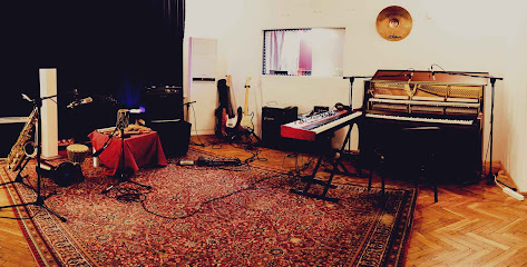 4 Rooms Studio