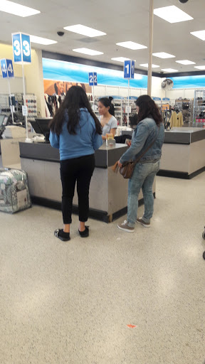 Clothing Store «Ross Dress for Less», reviews and photos, 909 N Landing Way, Renton, WA 98057, USA