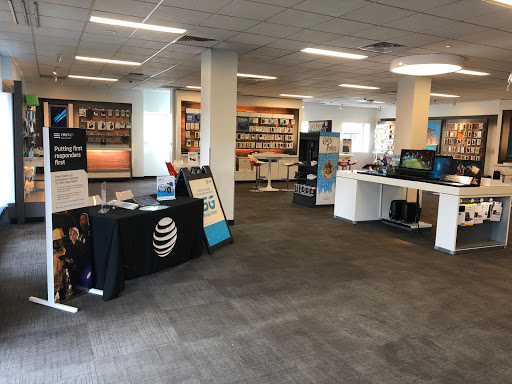 Cell Phone Store «AT&T», reviews and photos, 12599 Biscayne Blvd, North Miami, FL 33181, USA