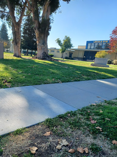 Abraham Lincoln High School Tennis Courts