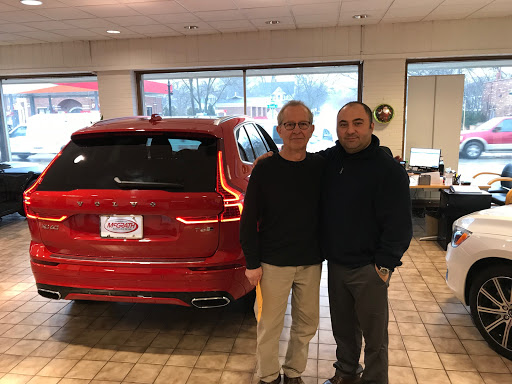 Car Dealer «McGrath Volvo Cars Barrington», reviews and photos, 300 N Hough St, Barrington, IL 60010, USA