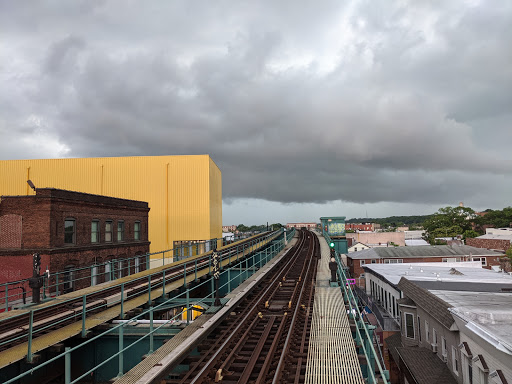 Self-Storage Facility «Safeguard Self Storage», reviews and photos, 119-24 Jamaica Ave, Richmond Hill, NY 11418, USA