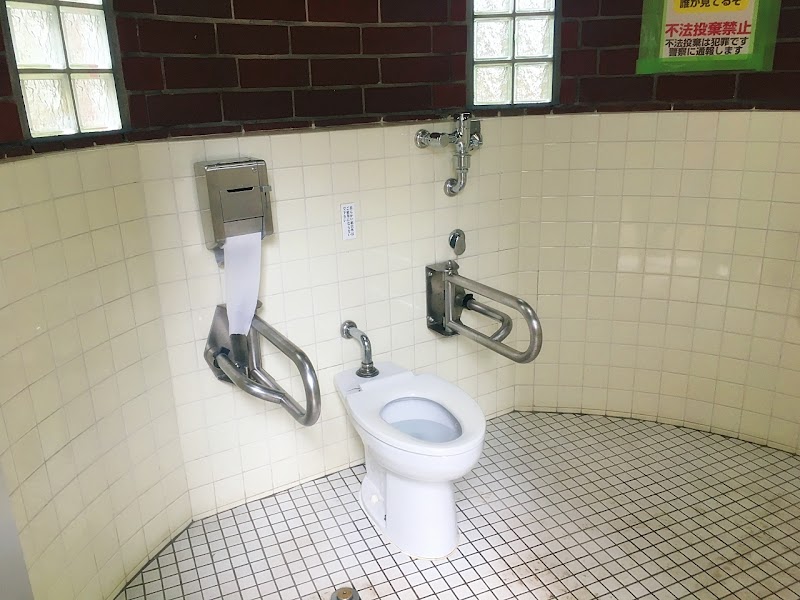 大塚公園 公衆トイレ