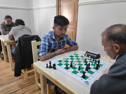Academia de ajedrez Caza Genios