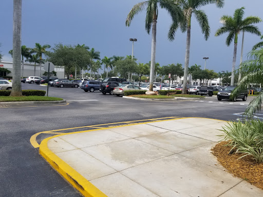 Pet Supply Store «Petco Animal Supplies», reviews and photos, 1009 E Commercial Blvd, Oakland Park, FL 33334, USA