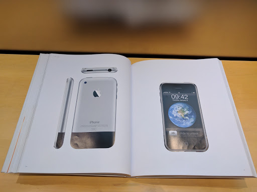 Apple Third Street Promenade image