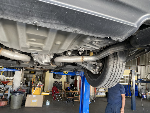 Auto Repair Shop «Meineke Car Care Center», reviews and photos, 3029 Fowler St, Fort Myers, FL 33901, USA