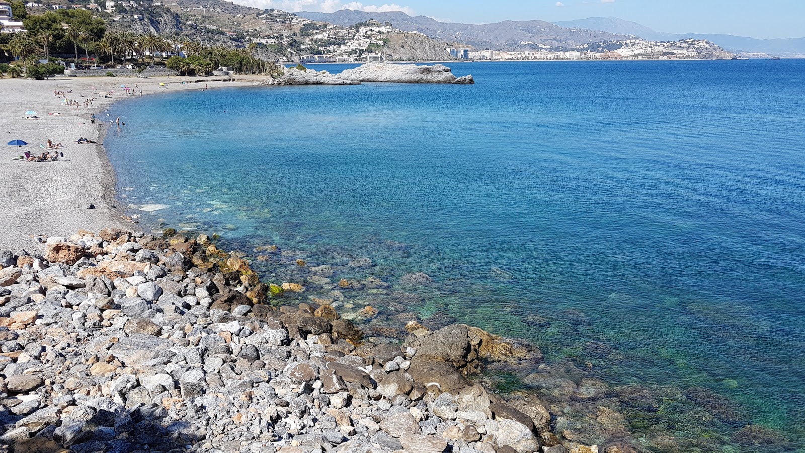 Foto af Playa Marina del Este med grå fin sten overflade