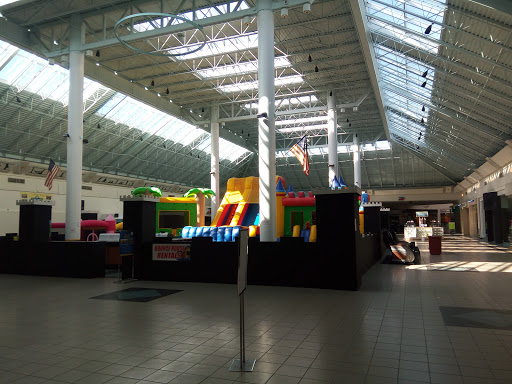 Shopping Mall «Diamond Run Mall», reviews and photos, 46 Diamond Run Pl, Rutland, VT 05701, USA