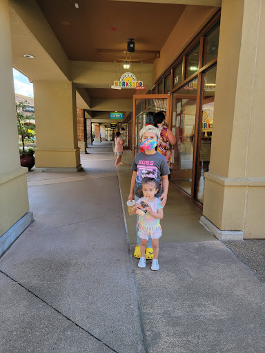 Shopping Mall «Woodburn Premium Outlets», reviews and photos, 1001 N Arney Rd, Woodburn, OR 97071, USA