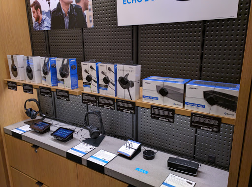 Book Store «Amazon Books», reviews and photos, 3441 N Southport Ave, Chicago, IL 60657, USA