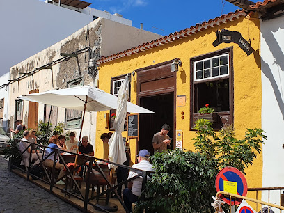 Tasca Restaurante Los Pinos - C. Pérez Zamora, 6, 38460 Garachico, Santa Cruz de Tenerife, Spain