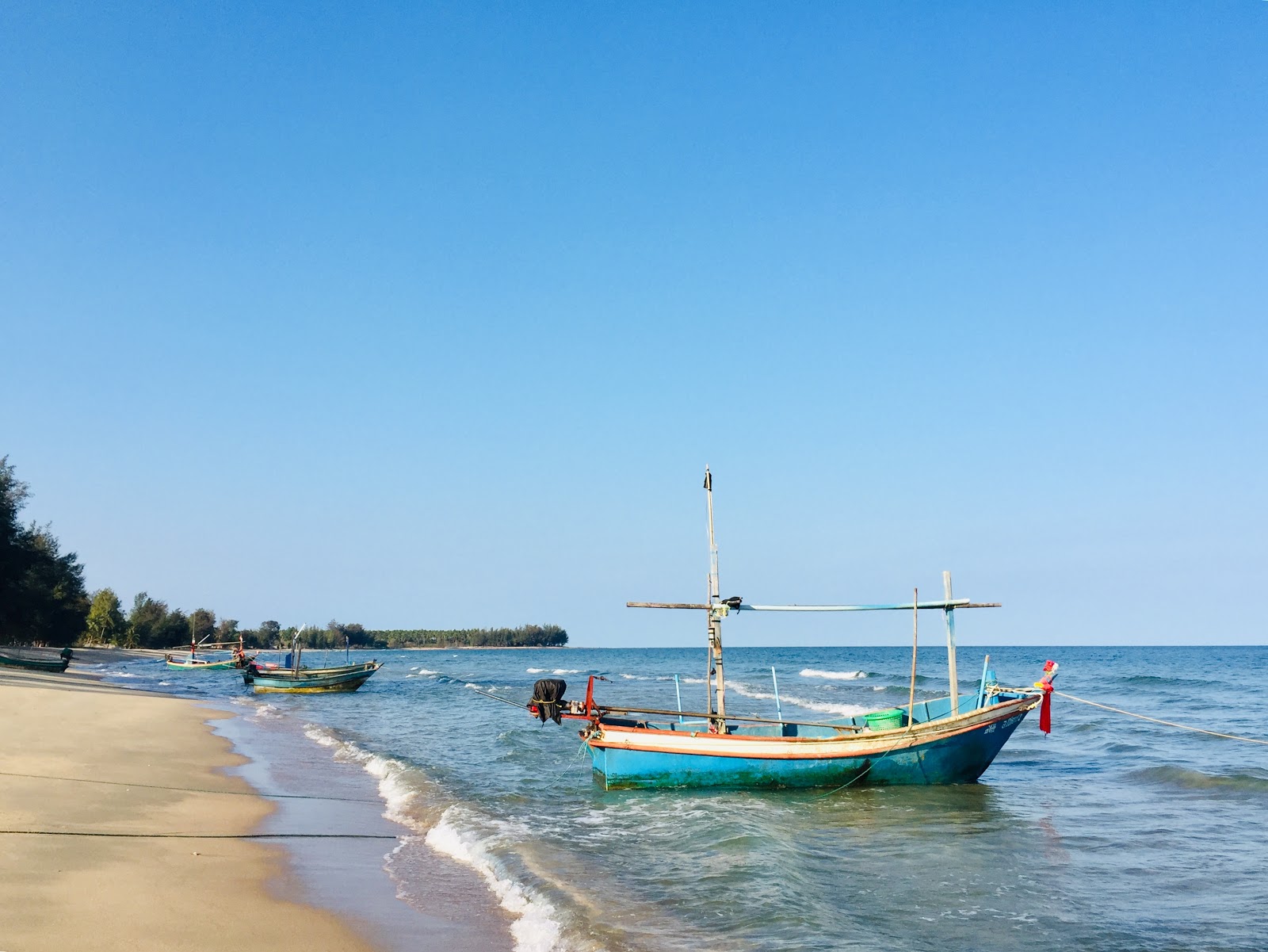 Foto di Lamkum Beach e l'insediamento