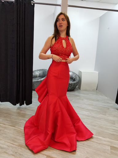 Glitz Formal Dress Boutique, 20022 US-59, Humble, TX 77338, USA, 