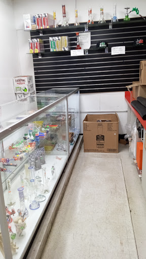 Grocery Store «Us Mini Mart», reviews and photos, 290 W Oak St, Lebanon, OR 97355, USA