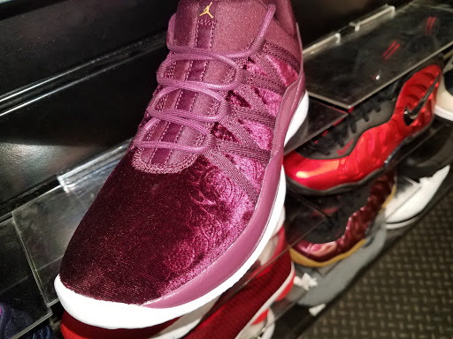 Shoe Store «VILLA, Join the Movement», reviews and photos, 605 N Market St, Wilmington, DE 19801, USA