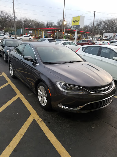 Used Car Dealer «Hertz Car Sales St. Louis», reviews and photos, 1285 N Hwy 67, Florissant, MO 63031, USA