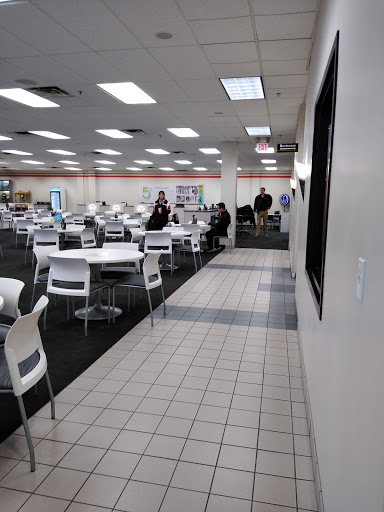 Toyota Dealer «Walser Toyota», reviews and photos, 4401 American Blvd W, Bloomington, MN 55437, USA