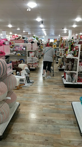 Department Store «HomeGoods», reviews and photos, 1945 W Lumsden Rd, Brandon, FL 33511, USA
