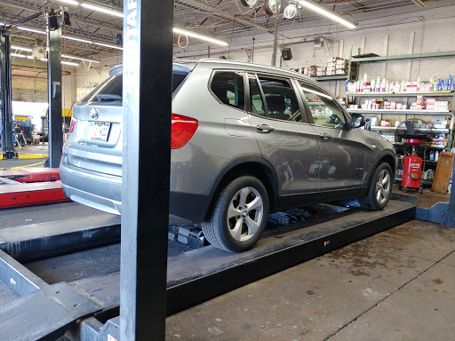 Auto Repair Shop «Meineke Car Care Center», reviews and photos, 5101 S Broadway, Englewood, CO 80113, USA
