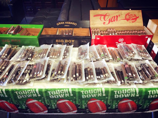 Tobacco Shop «Orange Cigar & More», reviews and photos, 278 Boston Post Rd, Orange, CT 06477, USA